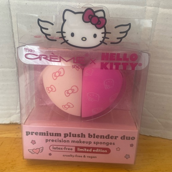 Hello Kitty Other - NWT Creme Shop and Hello Kitty premium plush blender duo